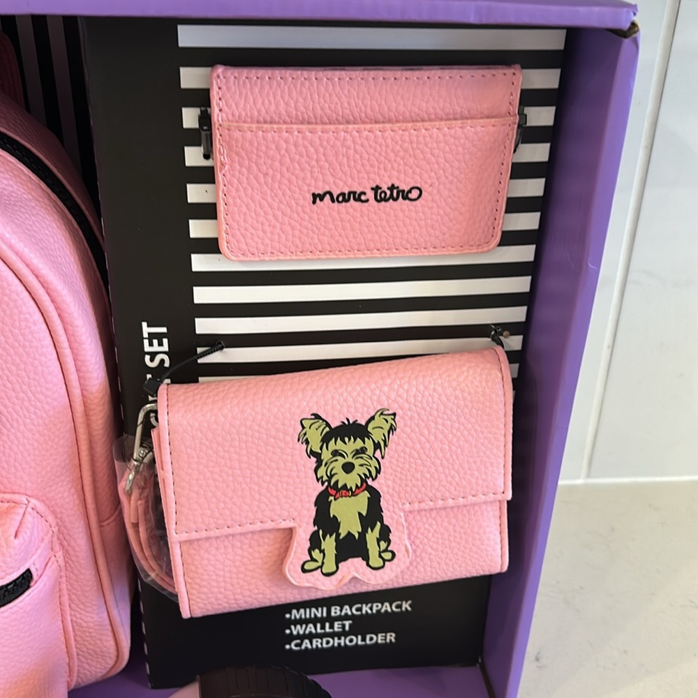 Marc TETRO Yorkie puppy/dog gift set- Yorkshire terrier
Backpack
Wallet - Picture 3 of 9